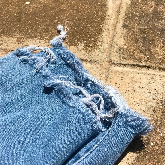 Universal Thread Stretchy Skinny Jeans - 12/31 - Picture 3 of 5